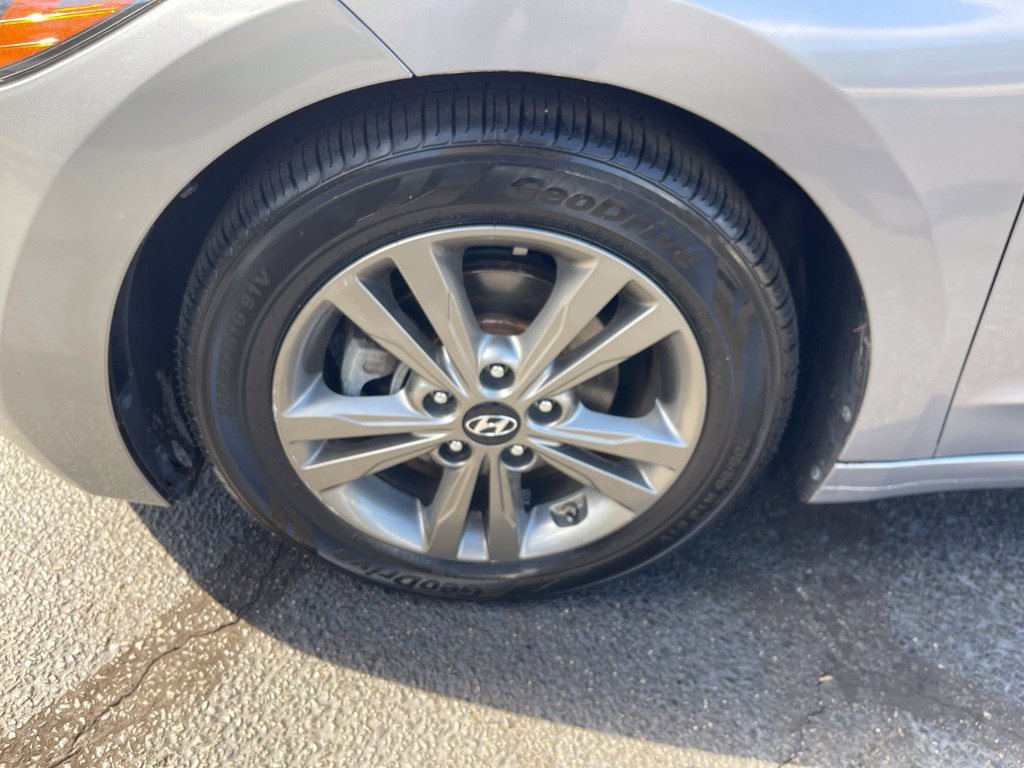 Used 2017 Hyundai Elantra SE FWD image 24