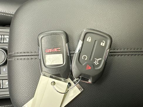 Certified 2024 GMC Terrain SLT AWD/4WD image 32