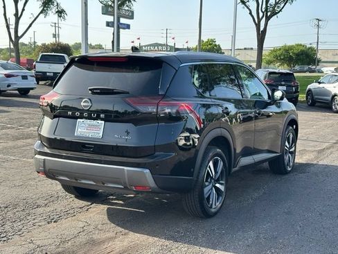 Used 2026 Nissan Rogue SL AWD/4WD image 3