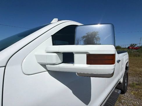 Used 2019 GMC Sierra 2500 Denali w/ Duramax Plus Package AWD/4WD image 10