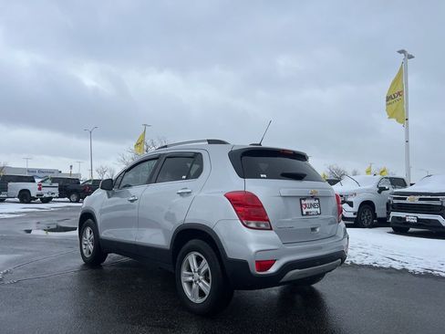 Used 2019 Chevrolet Trax LT w/ LT Convenience Package image 6
