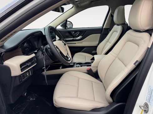 New 2026 Lincoln Corsair Grand Touring image 11