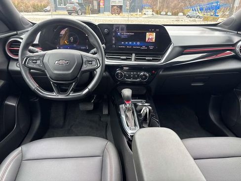 Used 2024 Chevrolet Trax RS w/ Driver Confidence Package image 13