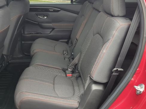 Used 2025 Honda Pilot Sport image 20