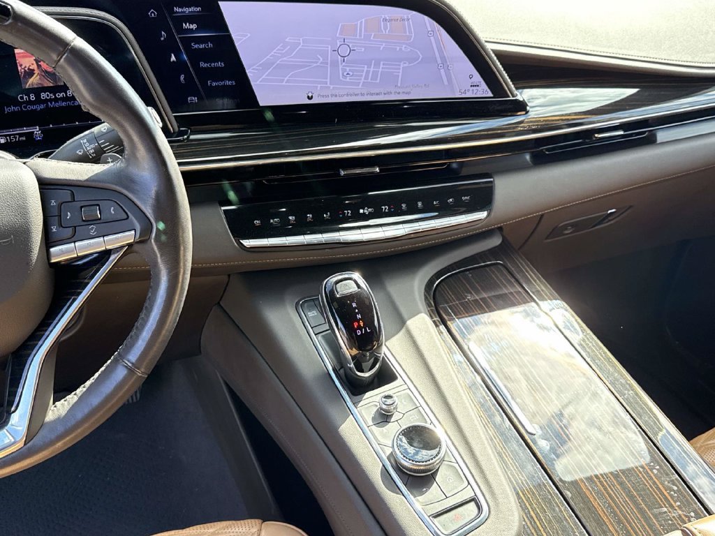 Used 2024 Cadillac Escalade ESV Sport w/ LPO, ONYX Package AWD/4WD image 9