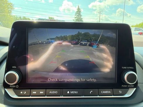 Used 2023 Nissan Rogue SV AWD/4WD image 18