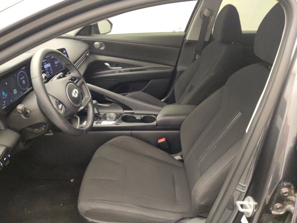 Used 2021 Hyundai Elantra SEL w/ Convenience Package FWD image 17
