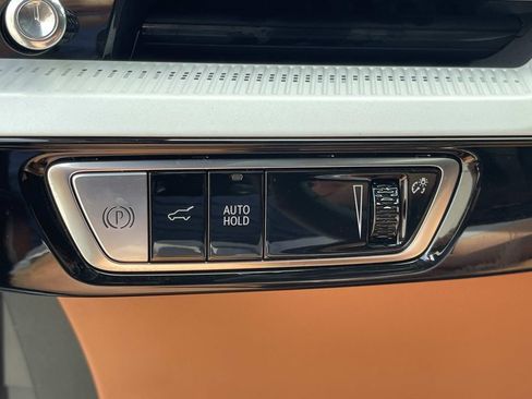 Used 2025 Cadillac Optiq Sport 2 AWD/4WD image 36