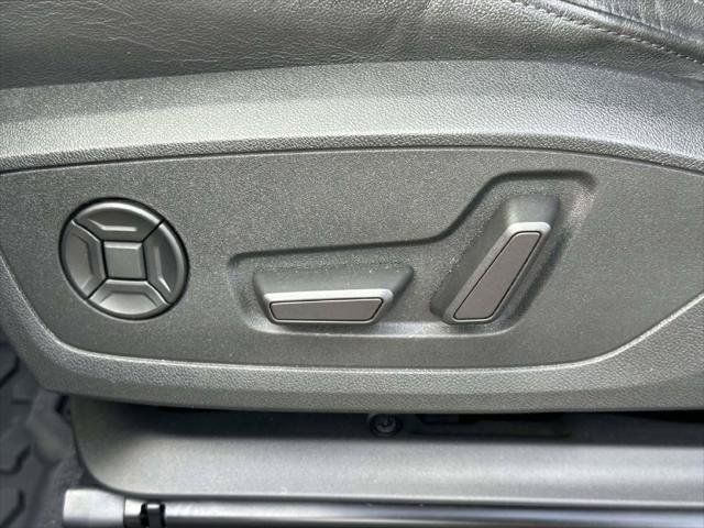 Used 2024 Audi Q3 2.0T Premium w/ Convenience Package AWD/4WD image 23