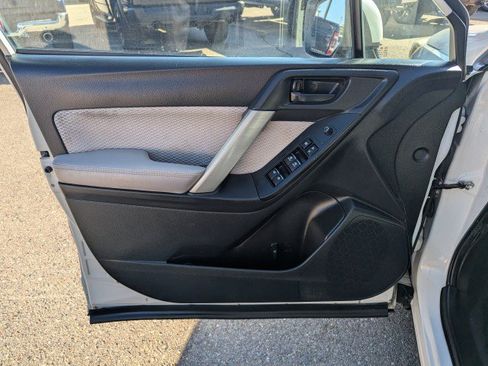 Used 2018 Subaru Forester 2.5i Premium w/ All-Weather Package AWD/4WD image 9