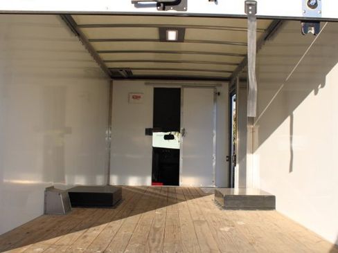 Used 2022 Chevrolet Express 4500 Extended w/ Power Convenience Package image 18