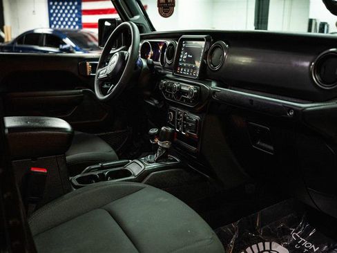 Used 2023 Jeep Gladiator Sport image 12