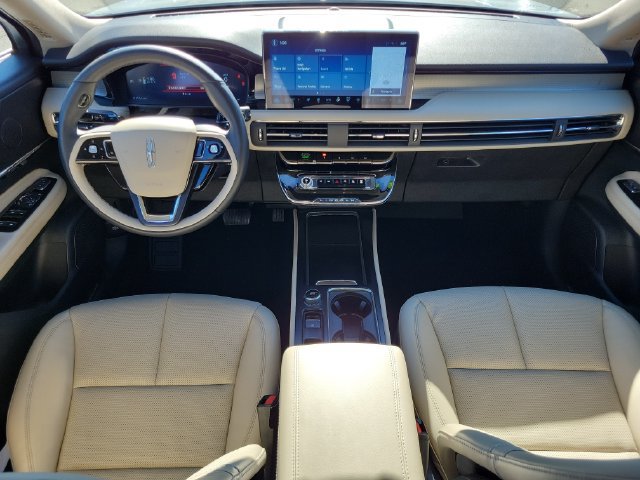 Used 2025 Lincoln Corsair AWD w/ Equipment Group 101A image 24