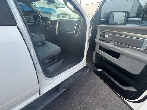 Used 2020 RAM 1500 Classic SLT AWD/4WD image 9