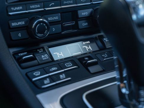 Used 2016 Porsche 911 Carrera S image 31