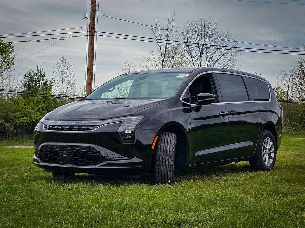 New 2027 Chrysler Pacifica Select AWD/4WD image 7