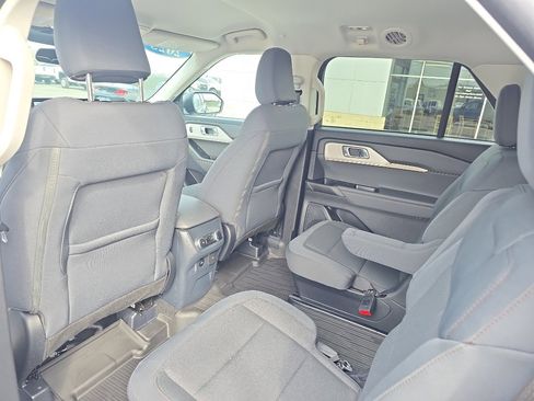 Used 2025 Ford Explorer Active AWD/4WD image 24