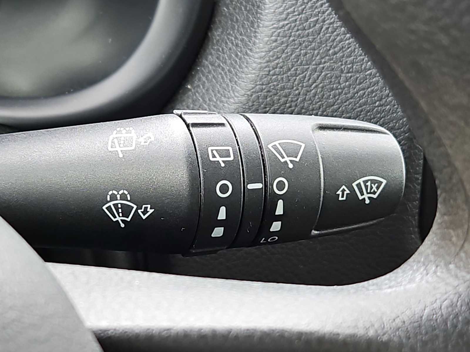 Used 2023 Jeep Renegade Latitude AWD/4WD image 22