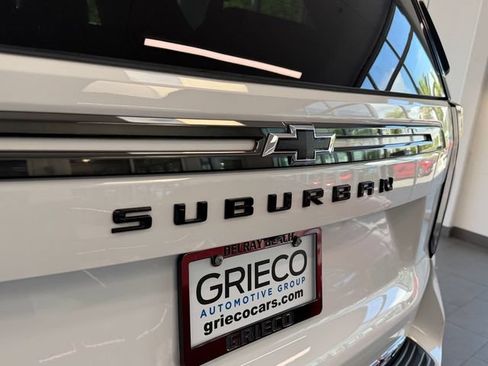 Certified 2022 Chevrolet Suburban RST w/ Luxury Package RWD image 12
