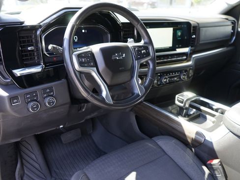 Used 2022 Chevrolet Silverado 1500 LT Trail Boss w/ Protection Package image 17