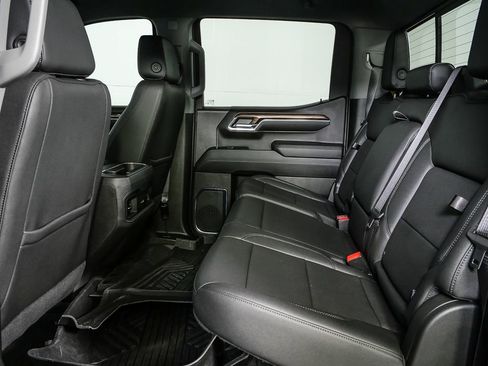 Used 2024 Chevrolet Silverado 1500 LT Trail Boss w/ Convenience Package II image 18