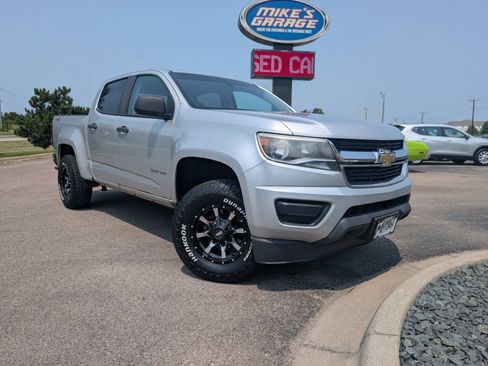 Used 2015 Chevrolet Colorado W/T w/ WT Convenience Package AWD/4WD image 2