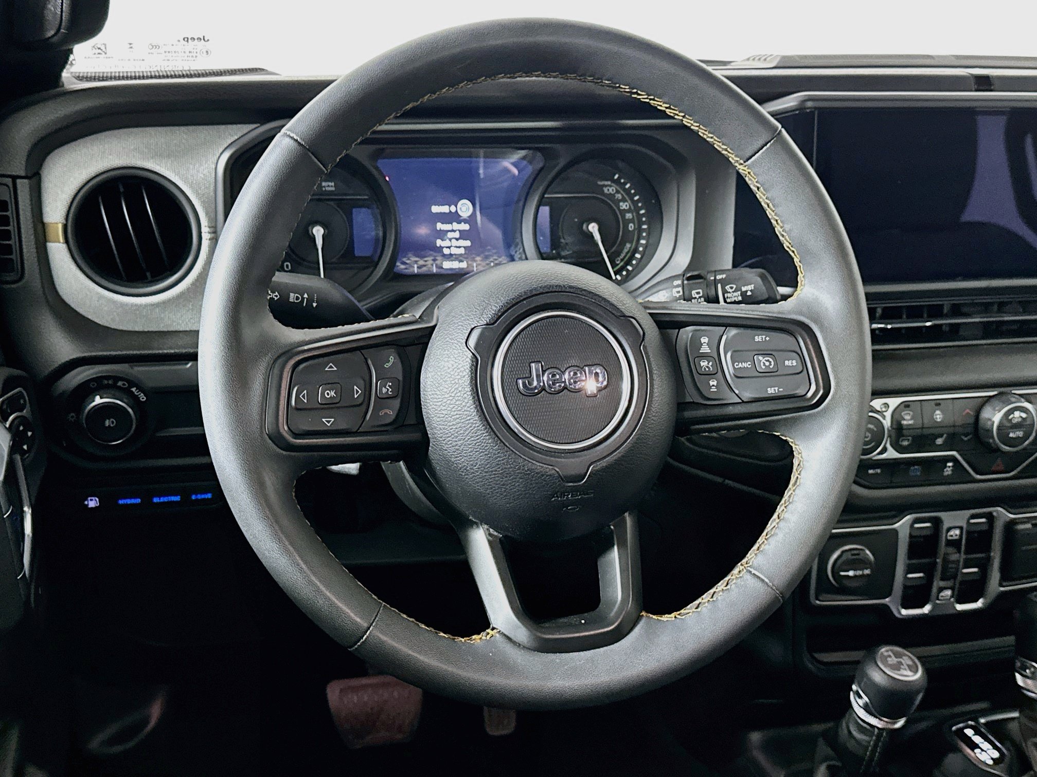 Used 2024 Jeep Wrangler Unlimited w/ Convenience Group AWD/4WD image 18