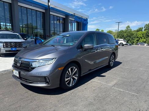 Used 2022 Honda Odyssey Touring image 1