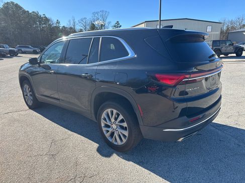 Used 2025 Buick Enclave Preferred image 7