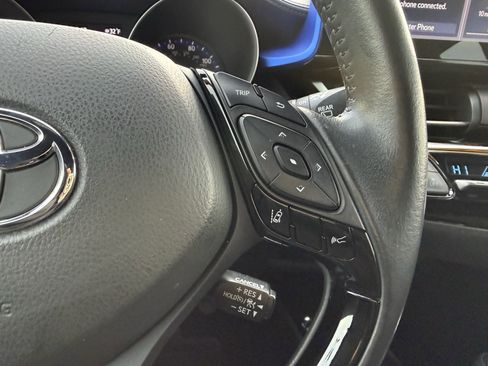 Used 2021 Toyota C-HR XLE image 25