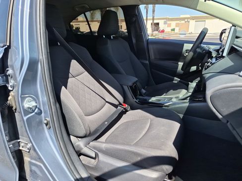 Used 2021 Toyota Corolla LE w/ Carpet Mat Package (TMS) FWD image 31
