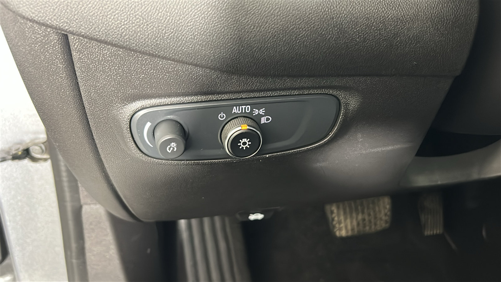 Used 2024 Chevrolet Equinox LS w/ LS Convenience Package AWD/4WD image 24