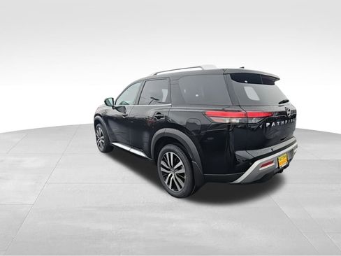 New 2025 Nissan Pathfinder Platinum image 6