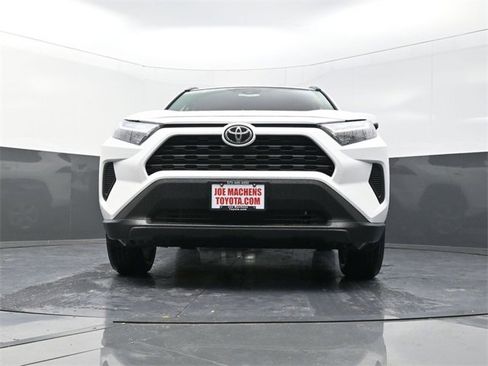 New 2025 Toyota RAV4 XLE image 28