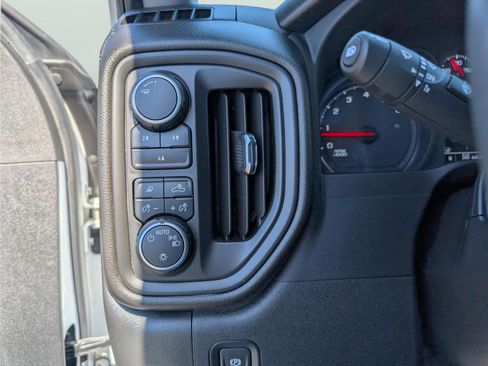 Used 2025 Chevrolet Silverado 2500 Custom w/ Custom Value Package image 27