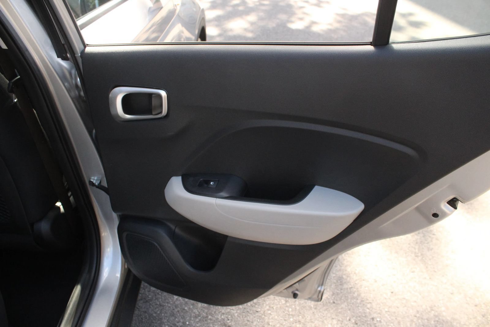 Used 2026 Hyundai Venue SEL FWD image 25