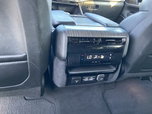 Used 2023 Jeep Wagoneer L Series II RWD image 52