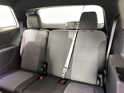Used 2023 Chevrolet Traverse LT FWD image 20