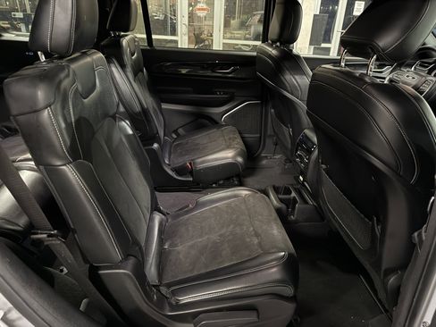 Used 2021 Jeep Grand Cherokee L Laredo image 29