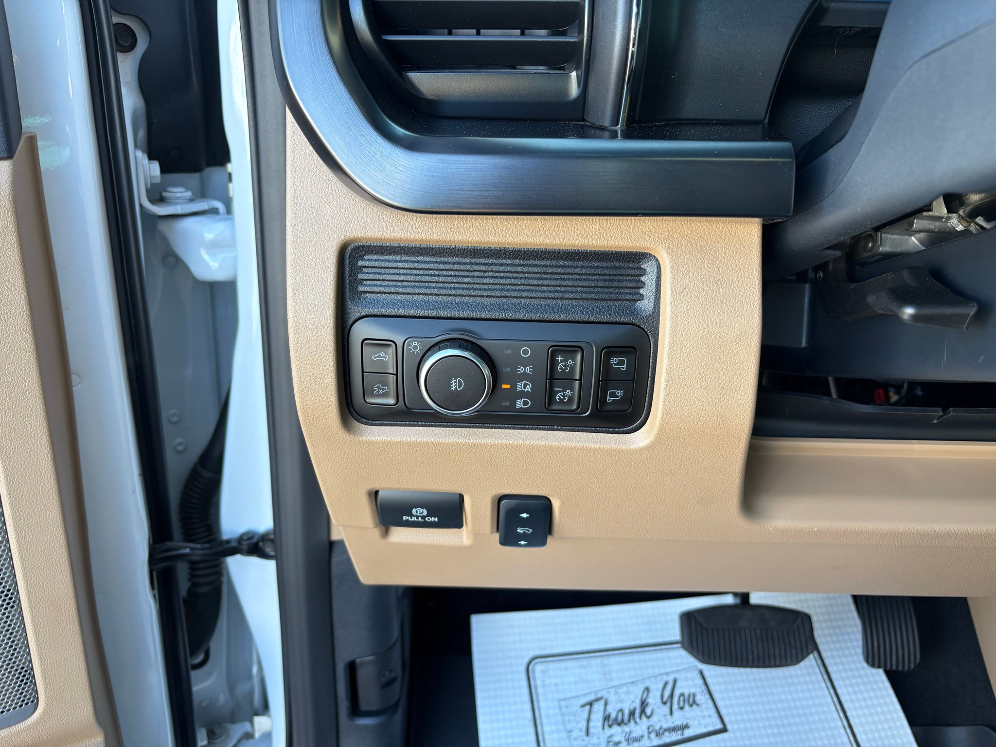 Used 2026 Ford F350 Lariat w/ Lariat Premium Package AWD/4WD image 12