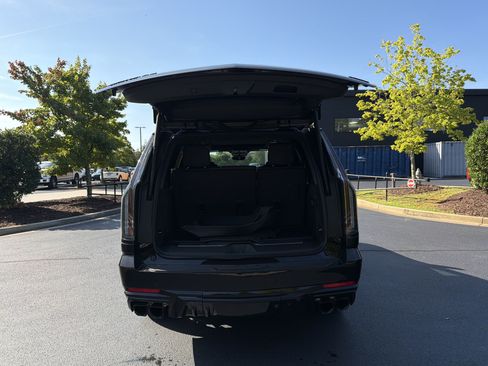 Used 2026 Cadillac Escalade V w/ LPO, ONYX Package AWD/4WD image 54