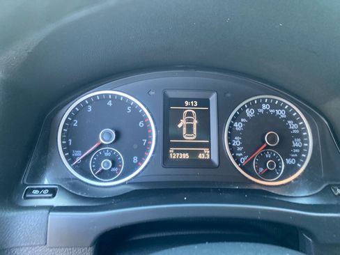 Used 2015 Volkswagen Tiguan S FWD image 11