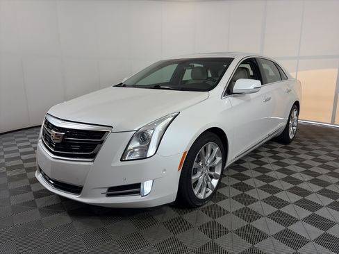 Used 2017 Cadillac XTS Luxury FWD image 3