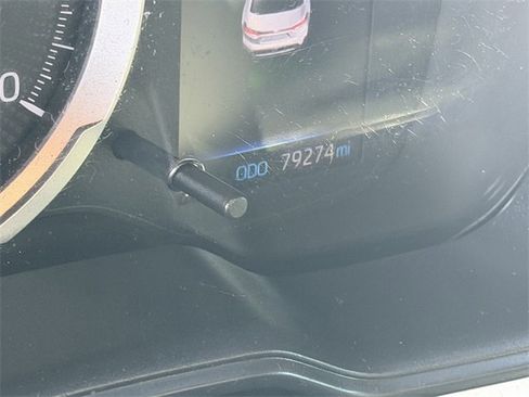 Used 2020 Toyota Corolla SE image 9