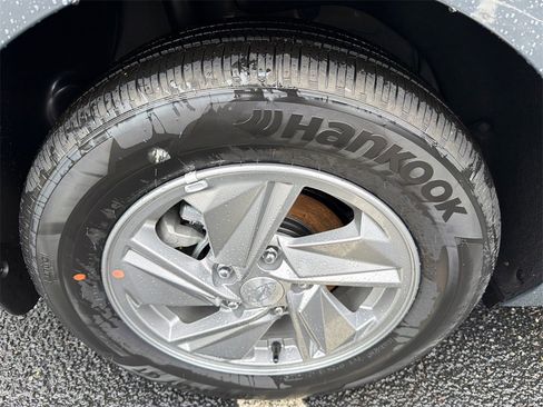 New 2026 Hyundai Elantra SE image 17