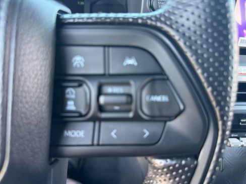 Certified 2025 Toyota Tacoma SR5 AWD/4WD image 20