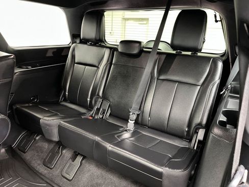 Used 2020 Ford Expedition XLT w/ Equipment Group 202A AWD/4WD image 14