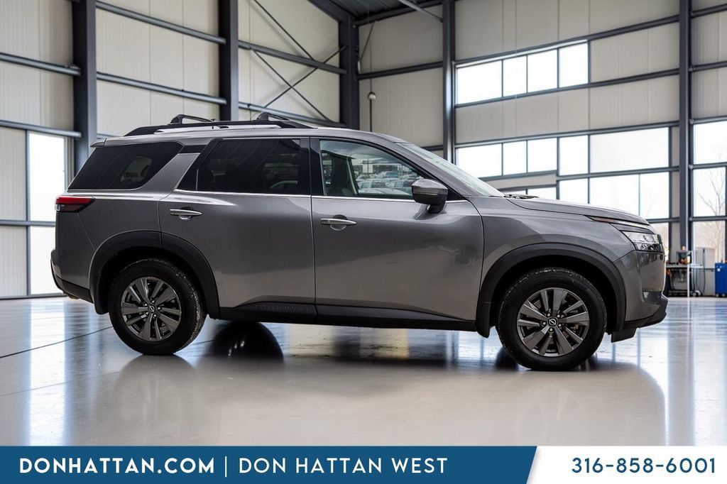 Used 2022 Nissan Pathfinder SV FWD image 32