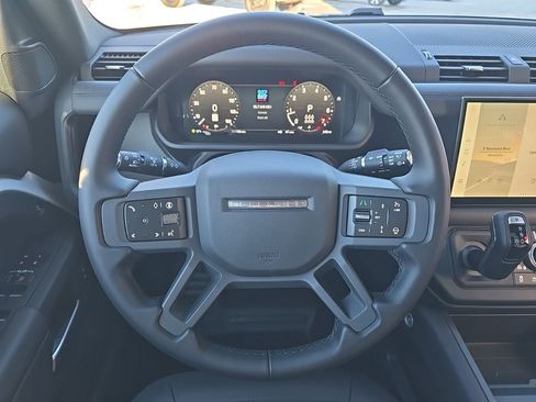 New 2025 Land Rover Defender 130 X-Dynamic SE AWD/4WD image 15