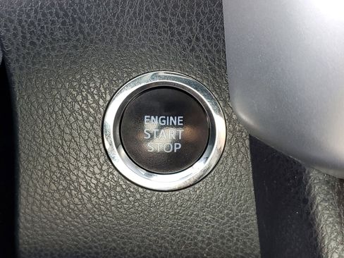 Used 2019 Toyota Highlander Limited image 31